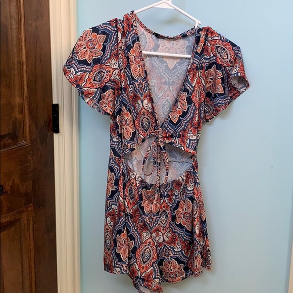 Boohoo Romper - Picture 2 of 4